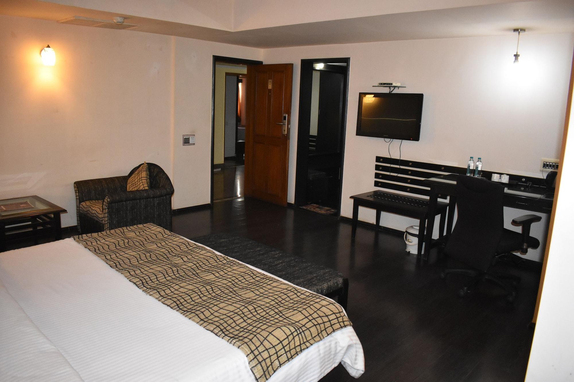 Hotel Royal Highness Ahmedabad Exterior photo