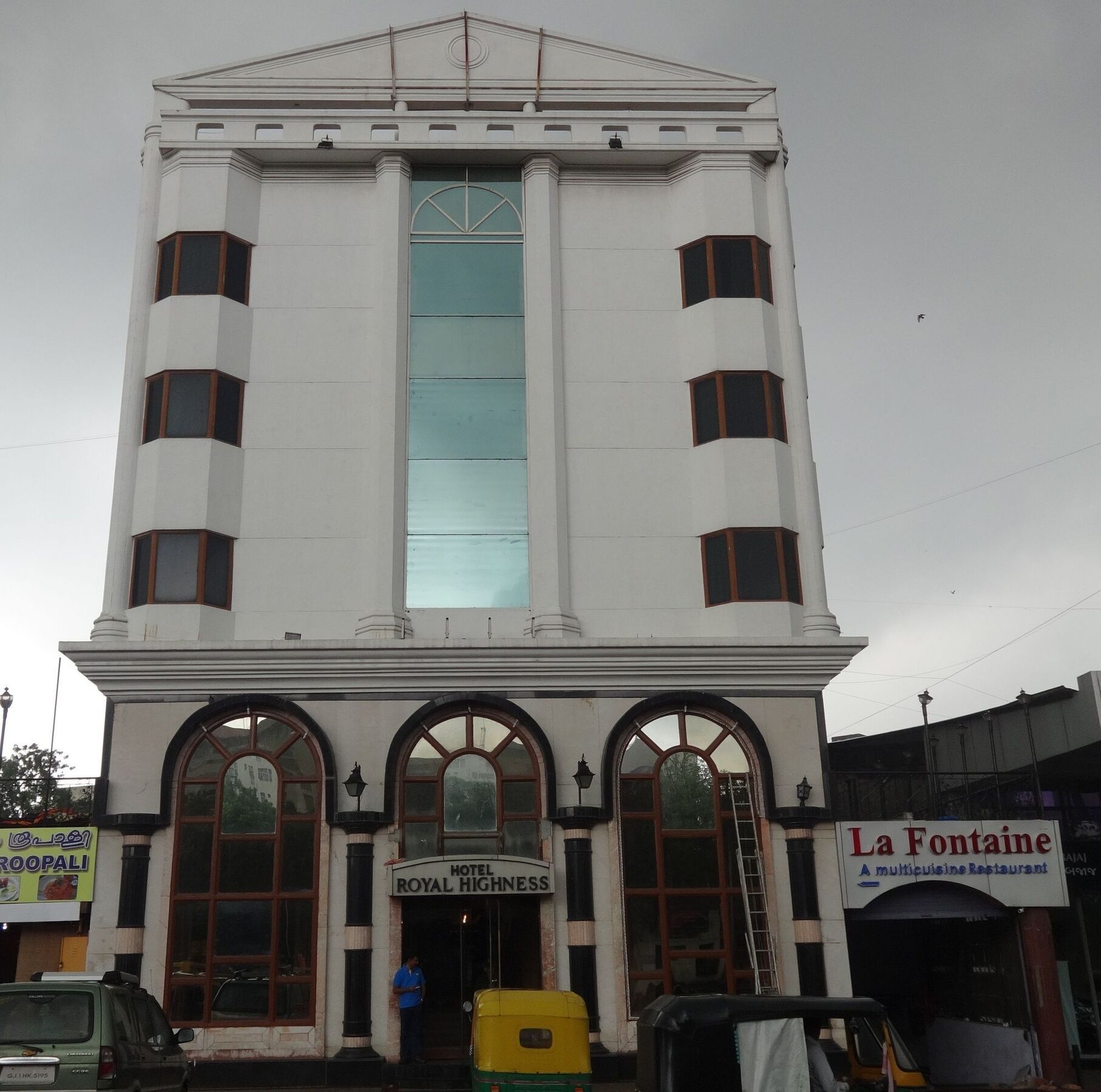 Hotel Royal Highness Ahmedabad Exterior photo